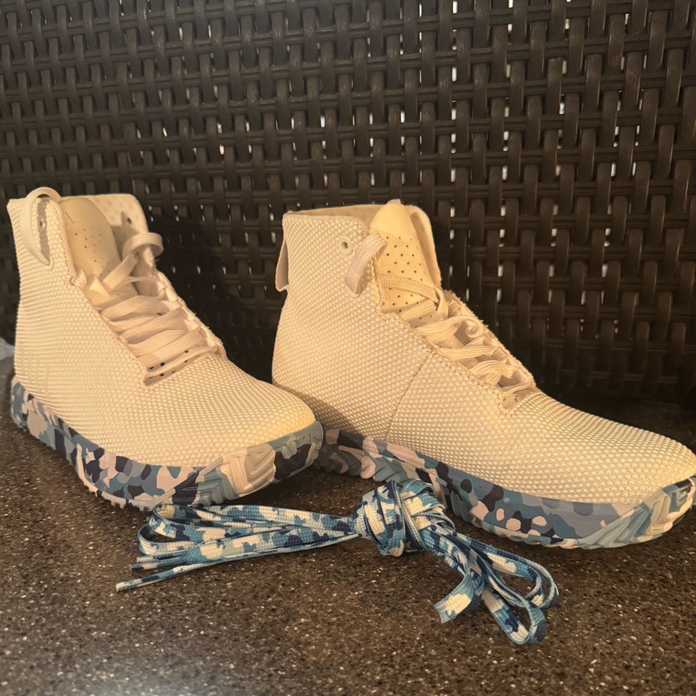 NoBull Women’s High Tops – Blue Camo – Like New – 7